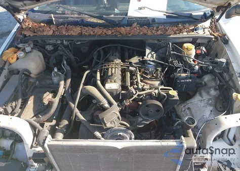 2002 Jeep Grand Cherokee Laredo from USA, damaged, VIN 1J4GX48S62C310060